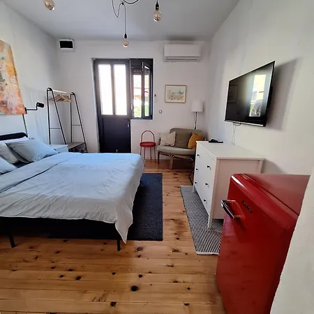 Cozy City Centar Studio Апартаменты *